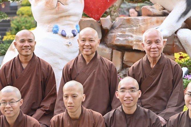 Welcome the Spring beside the Master