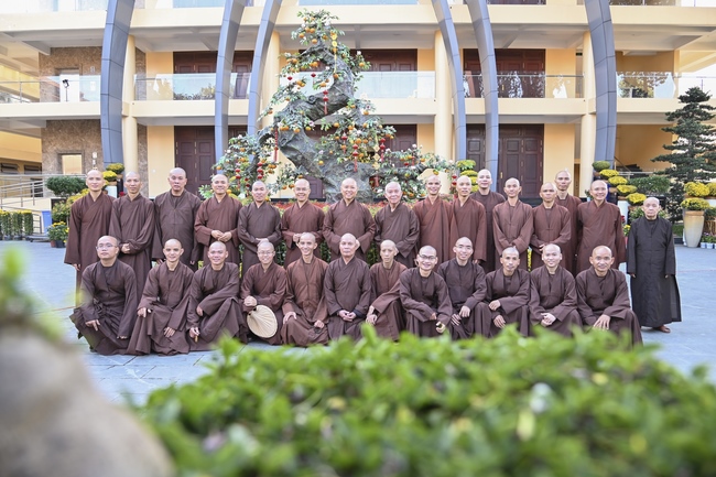 Welcome the Spring beside the Master