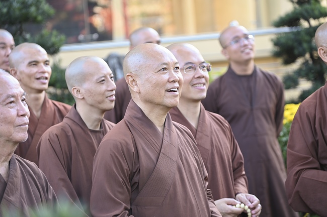 Welcome the Spring beside the Master