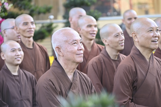 Welcome the Spring beside the Master