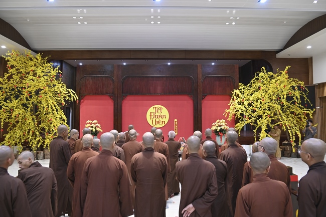 Welcome the Spring beside the Master