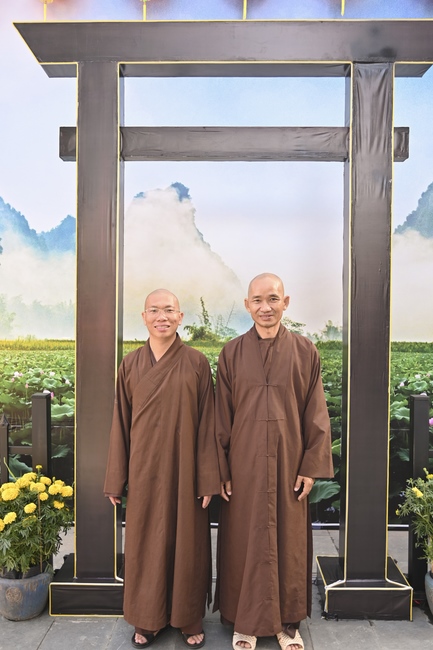 Welcome the Spring beside the Master