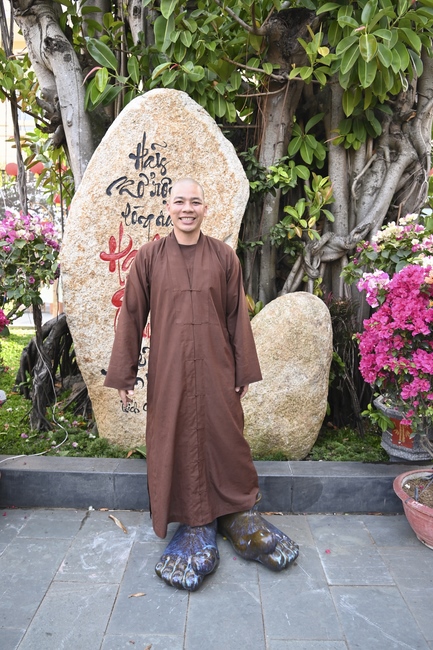 Welcome the Spring beside the Master