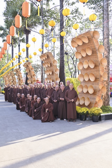 Welcome the Spring beside the Master