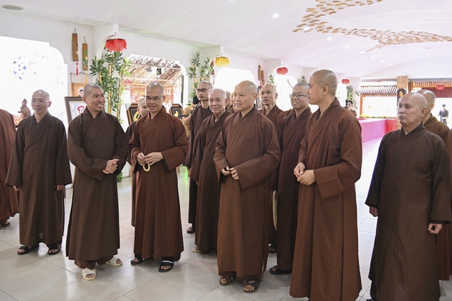 Welcome the Spring beside the Master