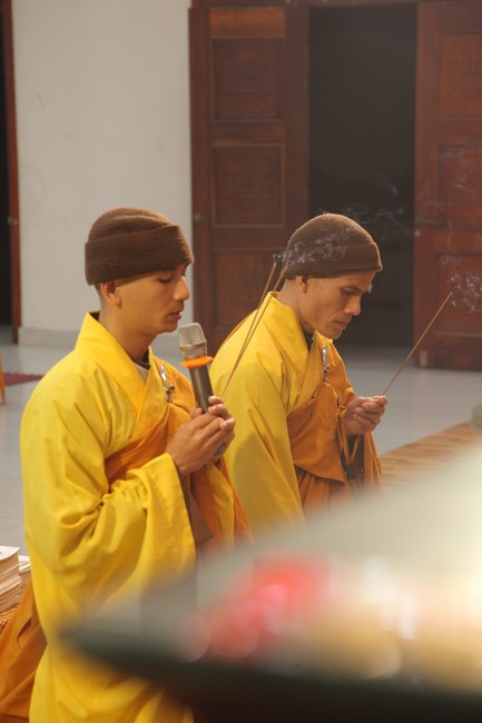 Welcoming New Year's Eve and the Lunar Year‘s First day at Giai Lam Pagoda - Ha Tinh