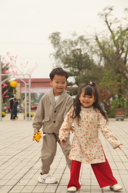 Welcoming New Year's Eve and the Lunar Year‘s First day at Giai Lam Pagoda - Ha Tinh
