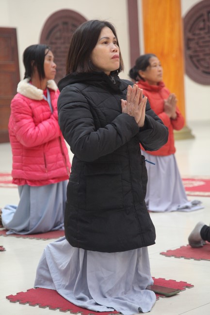 Welcoming New Year's Eve and the Lunar Year‘s First day at Giai Lam Pagoda - Ha Tinh
