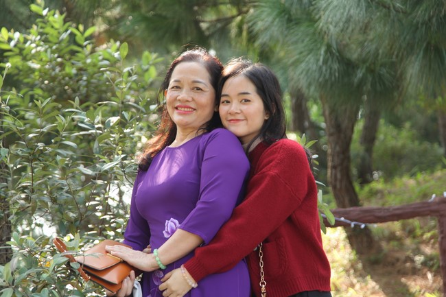 Welcoming New Year's Eve and the Lunar Year‘s First day at Giai Lam Pagoda - Ha Tinh