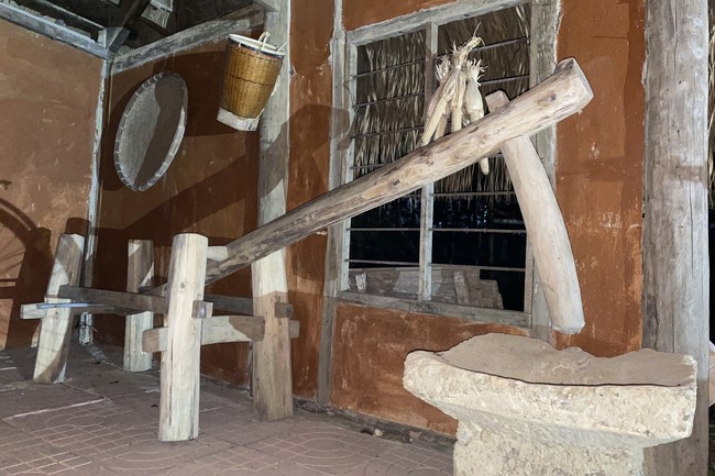 Welcoming New Year's Eve and the Lunar Year‘s First day at Giai Lam Pagoda - Ha Tinh