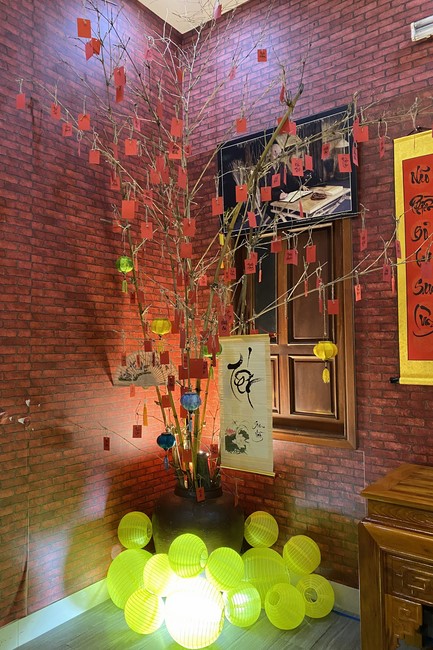 Welcoming New Year's Eve and the Lunar Year‘s First day at Giai Lam Pagoda - Ha Tinh