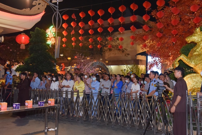 Đêm giao thừa chào đón năm Quý Mão