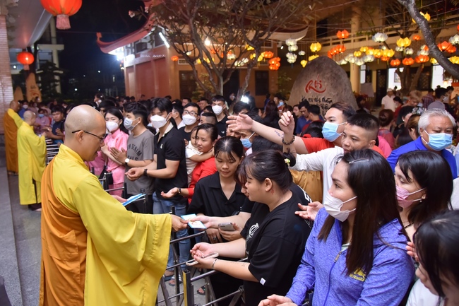 Đêm giao thừa chào đón năm Quý Mão