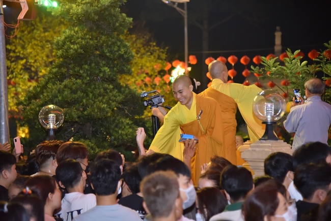 Đêm giao thừa chào đón năm Quý Mão