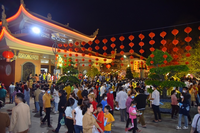 Đêm giao thừa chào đón năm Quý Mão