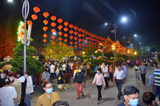 Đêm giao thừa chào đón năm Quý Mão