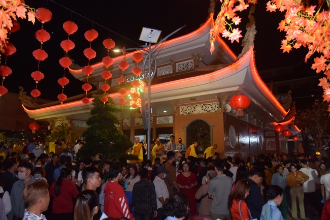 Đêm giao thừa chào đón năm Quý Mão