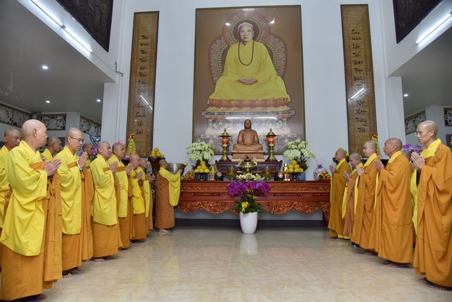 Đêm giao thừa chào đón năm Quý Mão