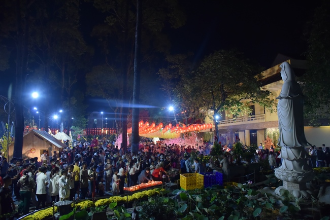 Đêm giao thừa chào đón năm Quý Mão