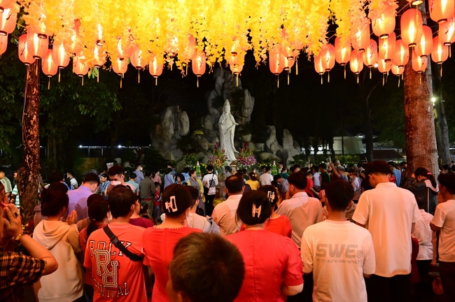 Đêm giao thừa chào đón năm Quý Mão