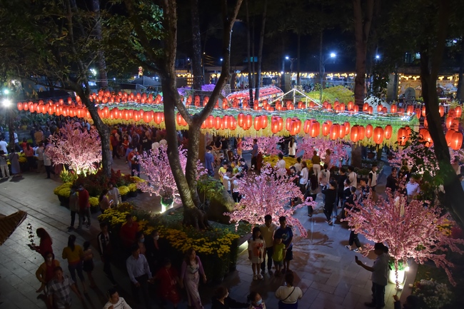 Đêm giao thừa chào đón năm Quý Mão