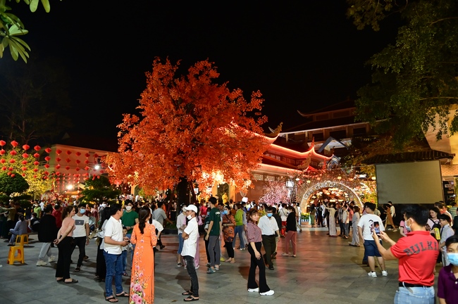 Đêm giao thừa chào đón năm Quý Mão