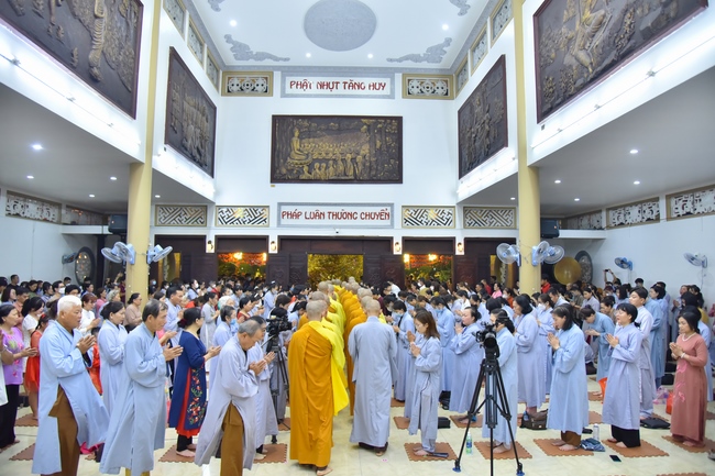 Đêm giao thừa chào đón năm Quý Mão