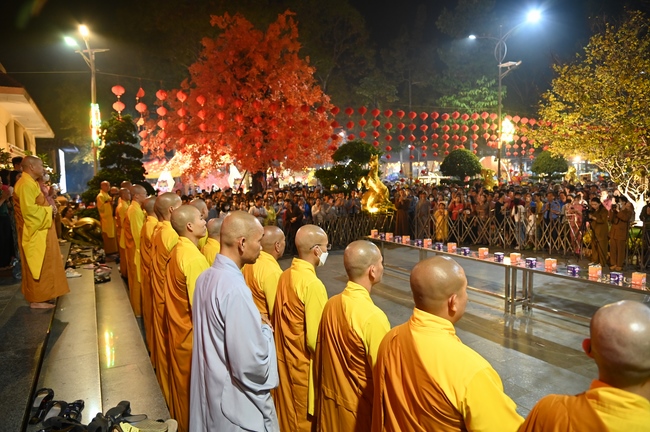 Đêm giao thừa chào đón năm Quý Mão