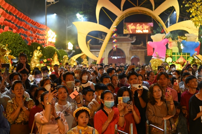 Đêm giao thừa chào đón năm Quý Mão