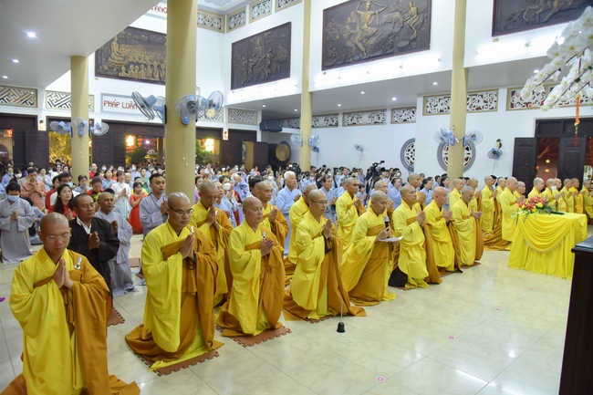 Đêm giao thừa chào đón năm Quý Mão