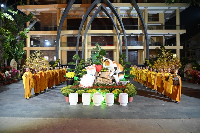 Đêm giao thừa chào đón năm Quý Mão