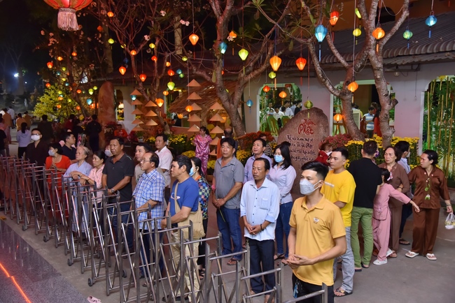 Đêm giao thừa chào đón năm Quý Mão