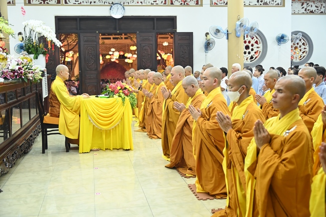 Đêm giao thừa chào đón năm Quý Mão