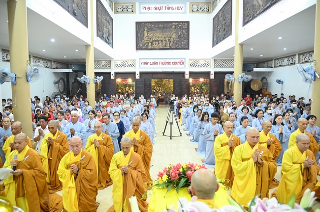 Đêm giao thừa chào đón năm Quý Mão