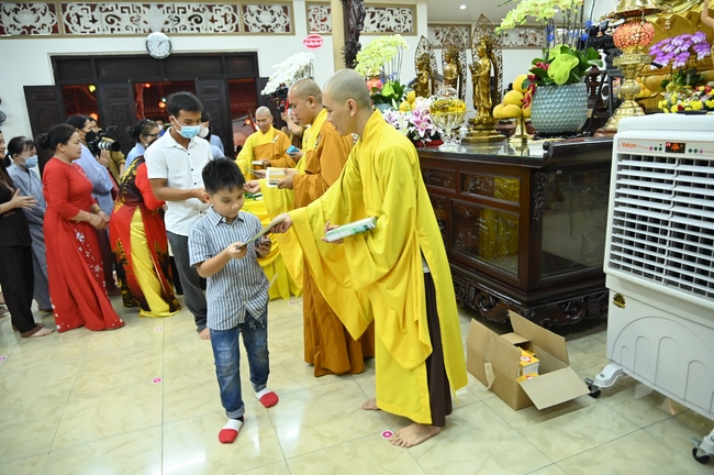 Đêm giao thừa chào đón năm Quý Mão