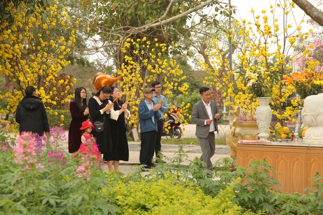 Chùa Giai Lam – Hà Tĩnh: Chùm ảnh Mồng hai tết.