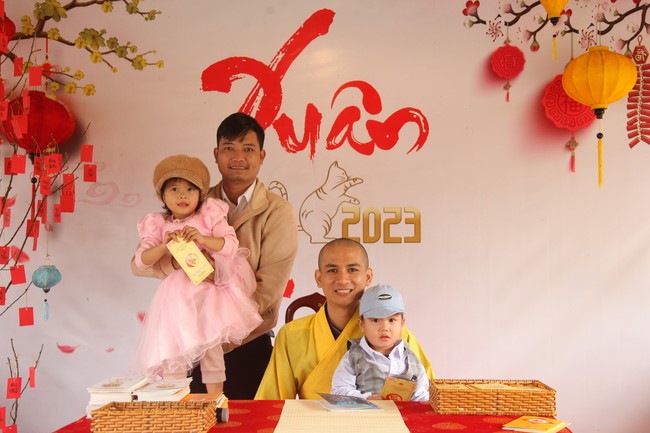 Chùa Giai Lam – Hà Tĩnh: Chùm ảnh Mồng hai tết.