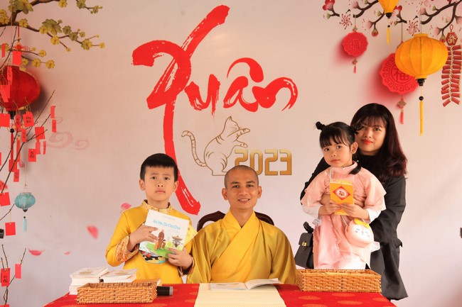 Chùa Giai Lam – Hà Tĩnh: Chùm ảnh Mồng hai tết.