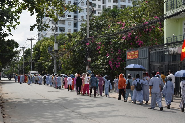 Pilgrimage at the beginning of Year of the Cat