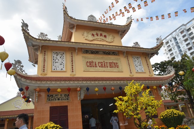 Pilgrimage at the beginning of Year of the Cat