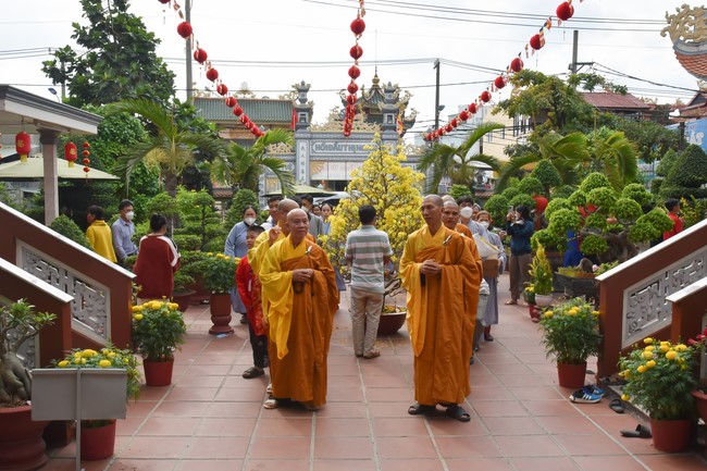 Pilgrimage at the beginning of Year of the Cat