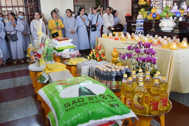 Pilgrimage at the beginning of Year of the Cat