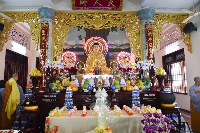 Pilgrimage at the beginning of Year of the Cat