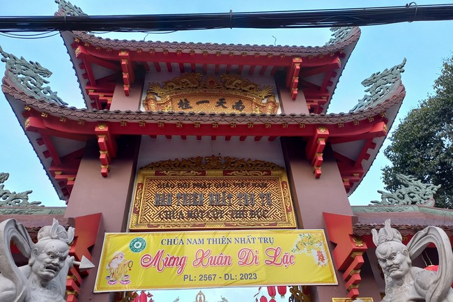 Pilgrimage at the beginning of Year of the Cat