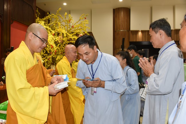 Pilgrimage at the beginning of Year of the Cat