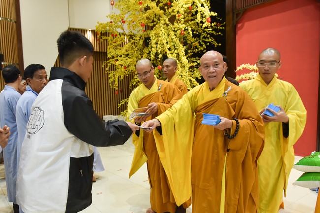 Pilgrimage at the beginning of Year of the Cat