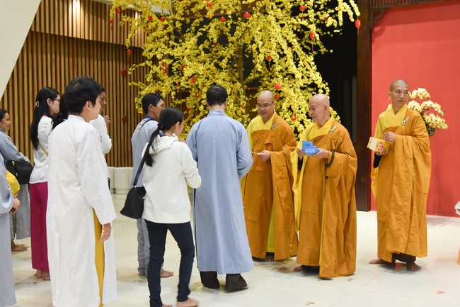 Pilgrimage at the beginning of Year of the Cat