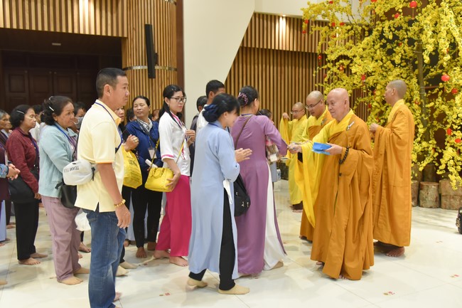 Pilgrimage at the beginning of Year of the Cat