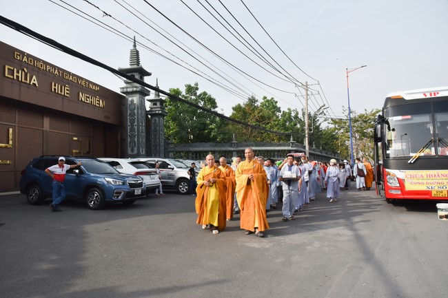 Pilgrimage at the beginning of Year of the Cat