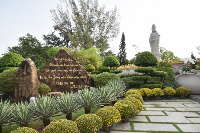 Pilgrimage at the beginning of Year of the Cat